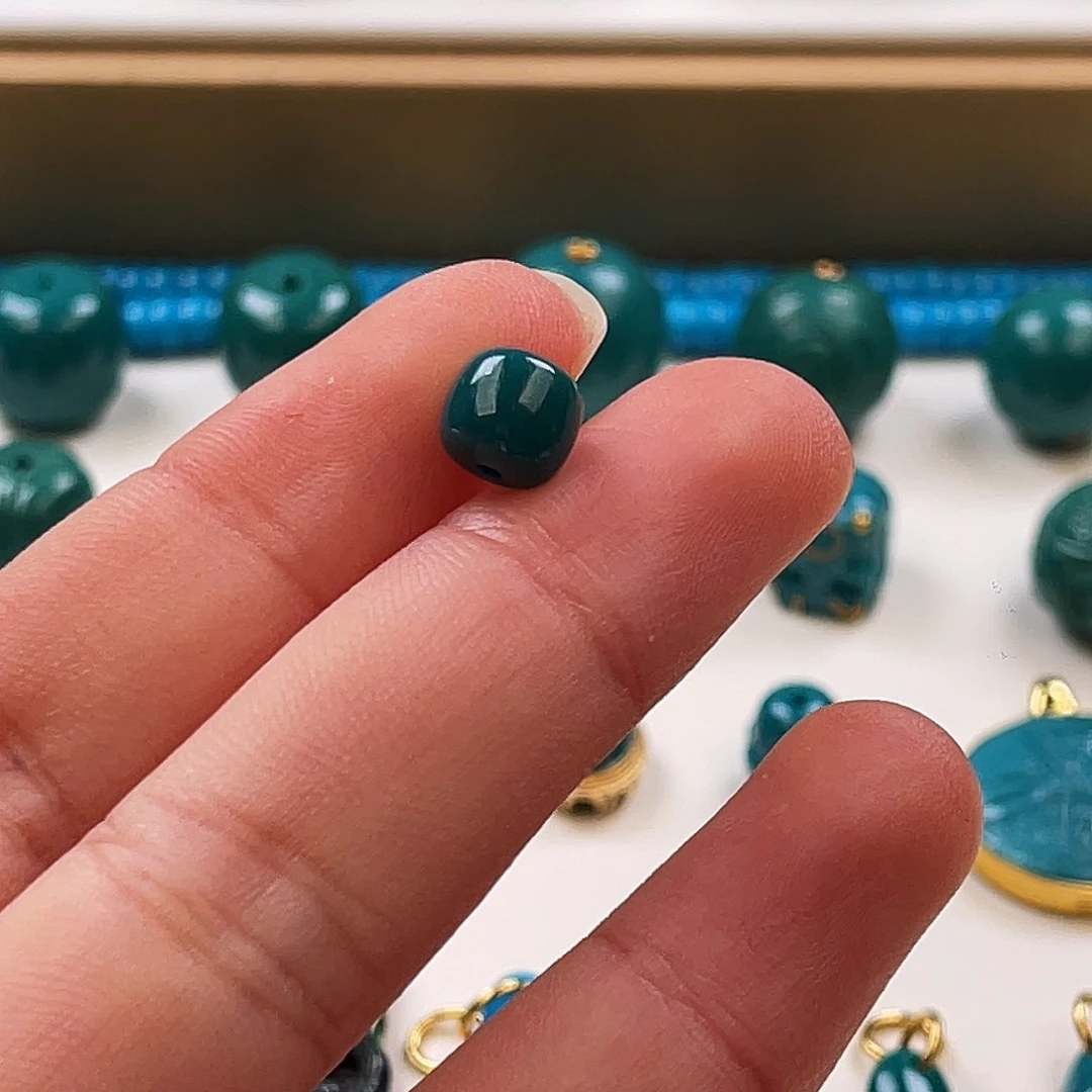 绿松石未镶嵌把件