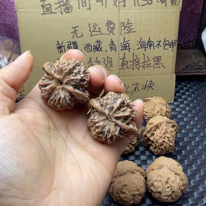 凡***妈吊坠文玩核桃满天星不退不换