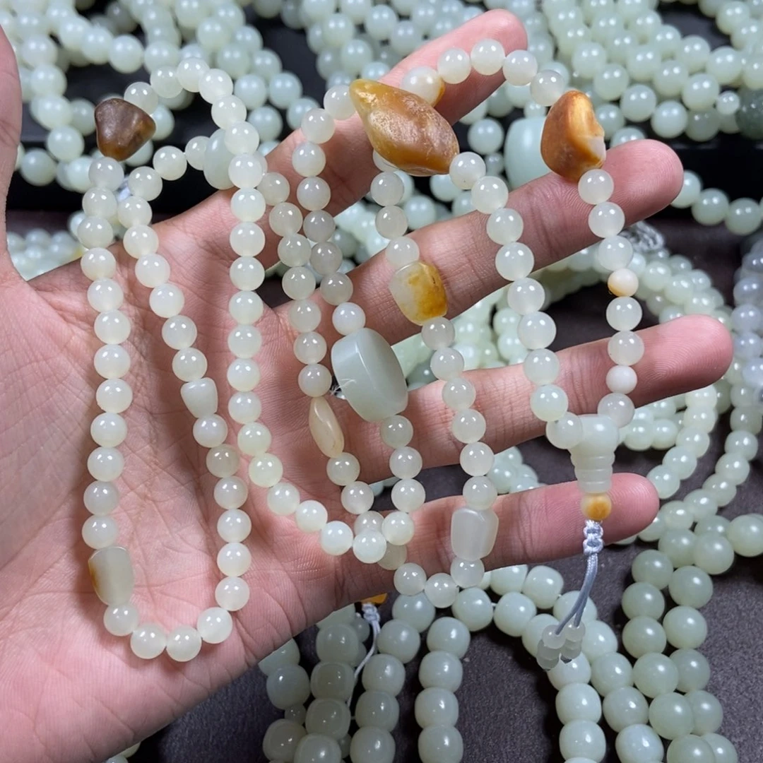 和田玉未镶嵌把件