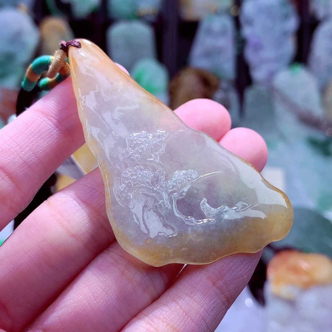 颈饰未镶嵌翡翠天然