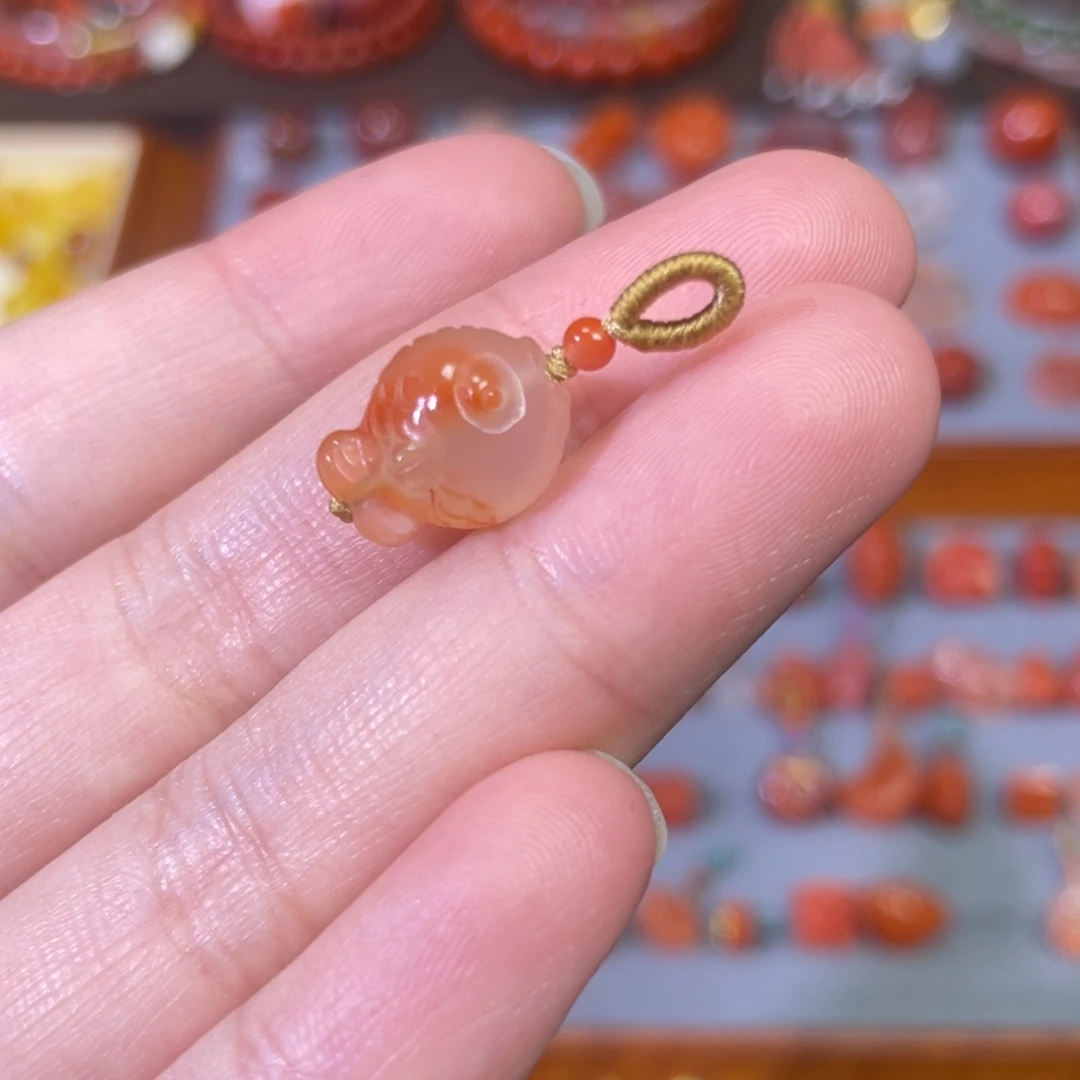 南红玛瑙未镶嵌嘟嘟鱼
