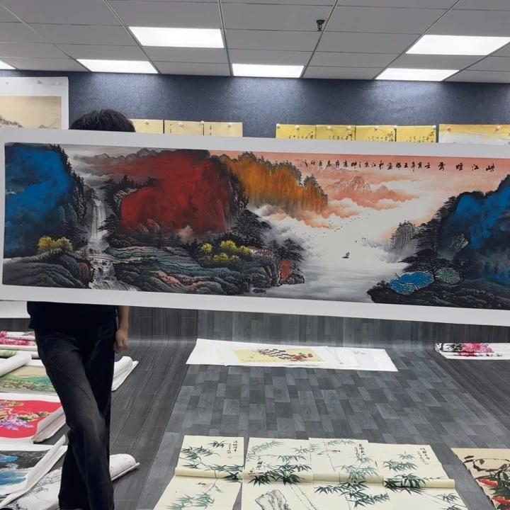 字画等多种形式的艺术作品和