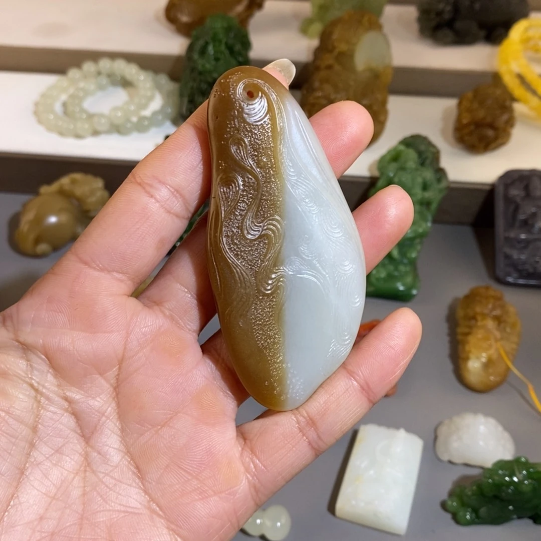 和田玉颈饰未镶嵌别****道