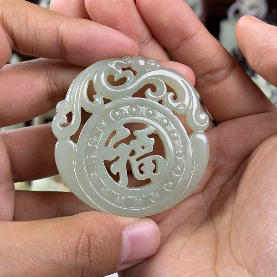 和田玉挂件未镶嵌用**验