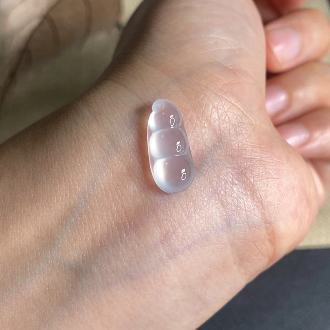 翡翠未镶嵌颈饰豆子