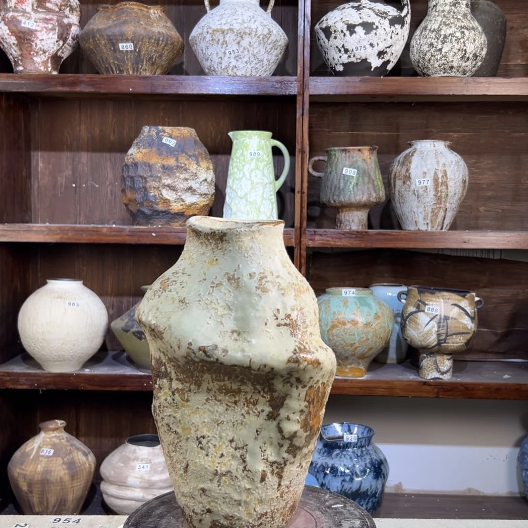 摆件985G8阿平左右的话题目光