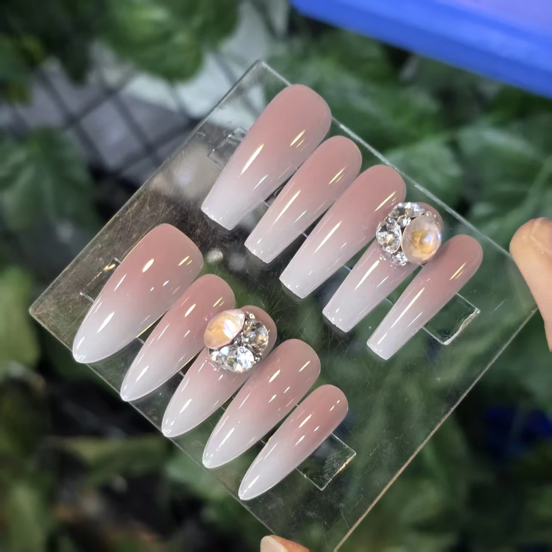 蜜桃奶白丶(全华+小钢珠+无缝隙)珠宝级丶手工穿戴甲默认微瑕