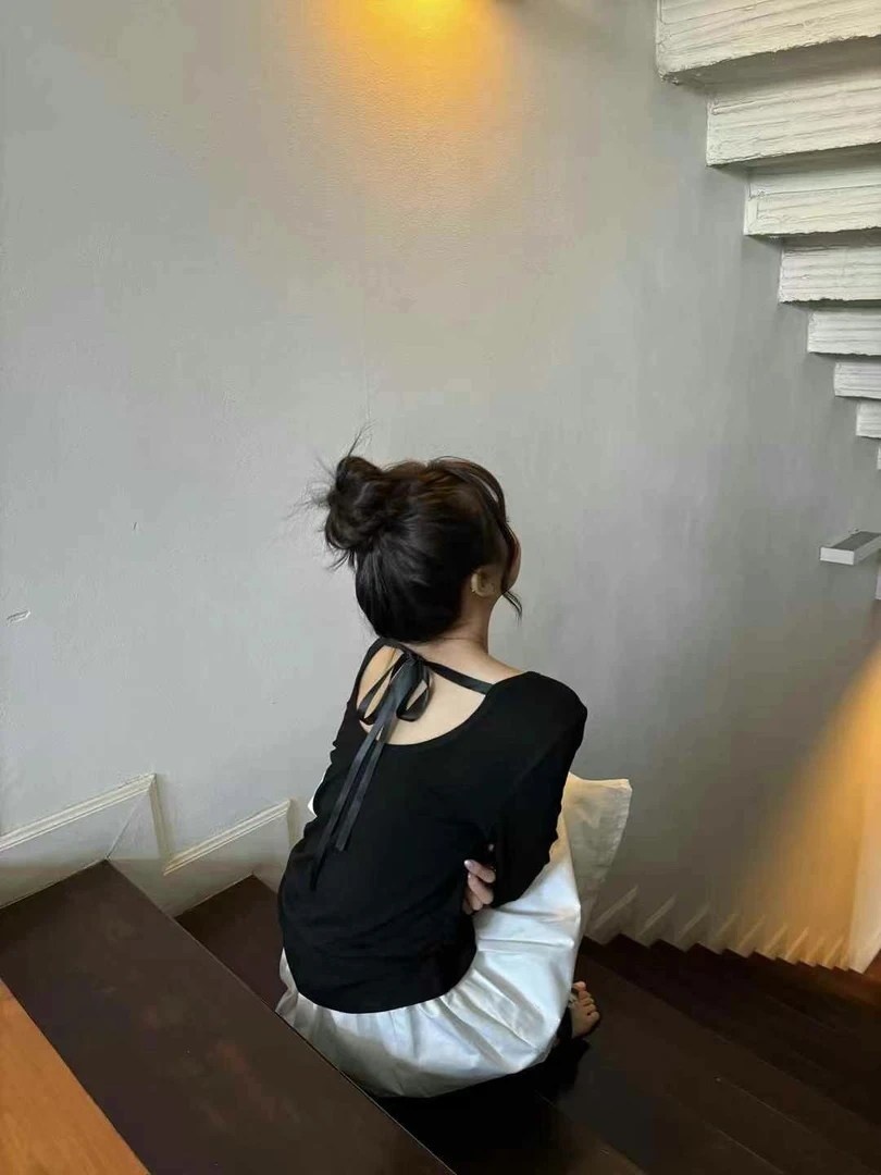 韩版定制春夏小众时髦镂空性感系带露背设计修身显瘦T恤2025新款