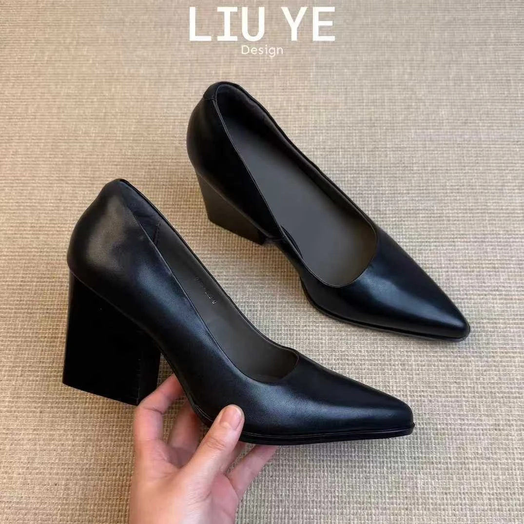 六也·开边珠中古纯色高跟鞋｜8cm高跟尖头复古风简约单鞋女L470