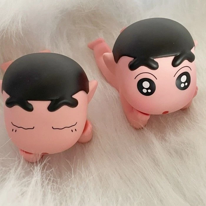 日漫蜡笔小新手办光屁屁小新支架摆件野原新之助模型公仔搪胶