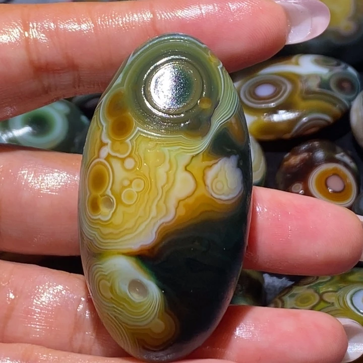 玛瑙/玉髓未镶嵌珠宝奇石90