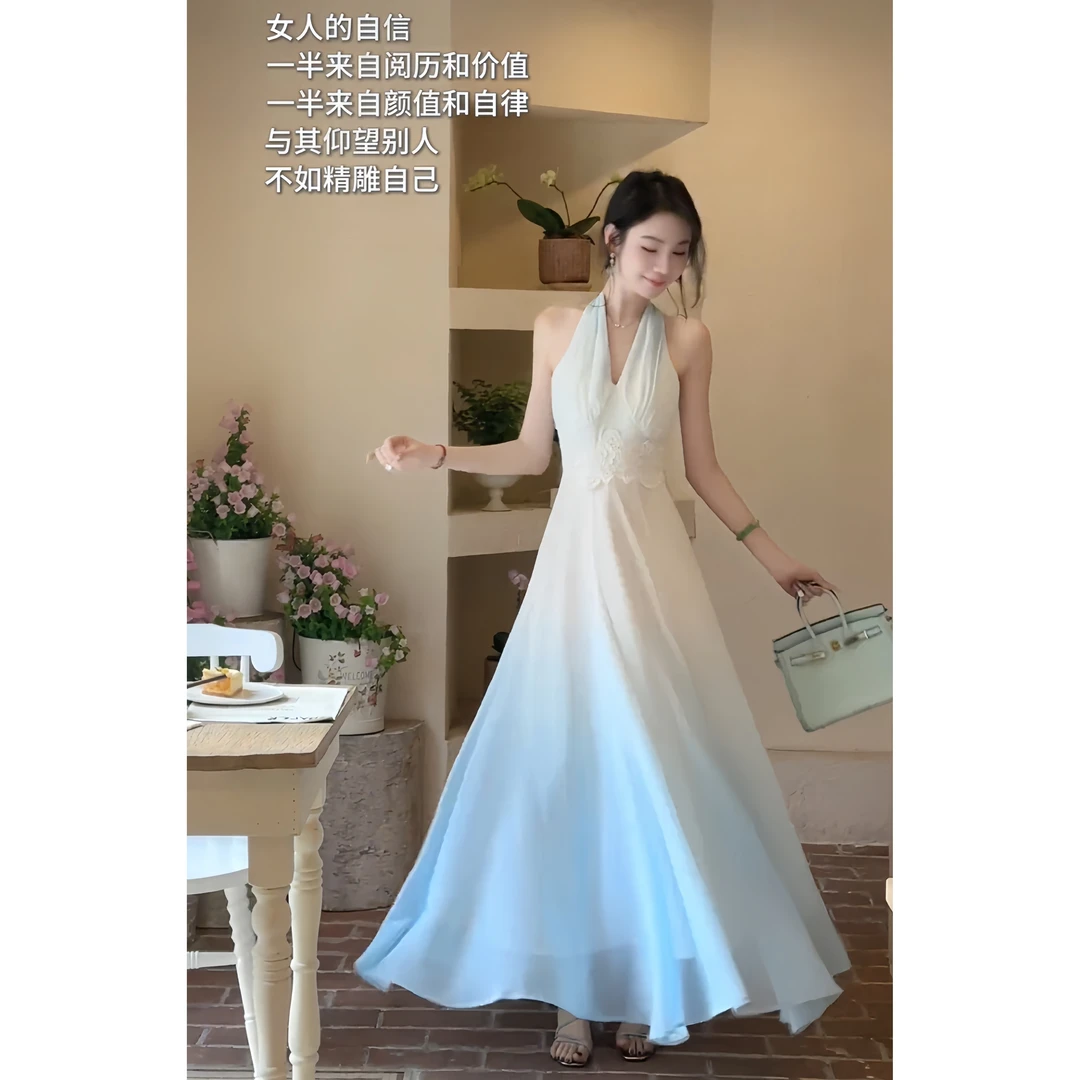 2025夏季流行爆款气质女神范长裙绝美高端精致蓝色挂脖露背后妈裙