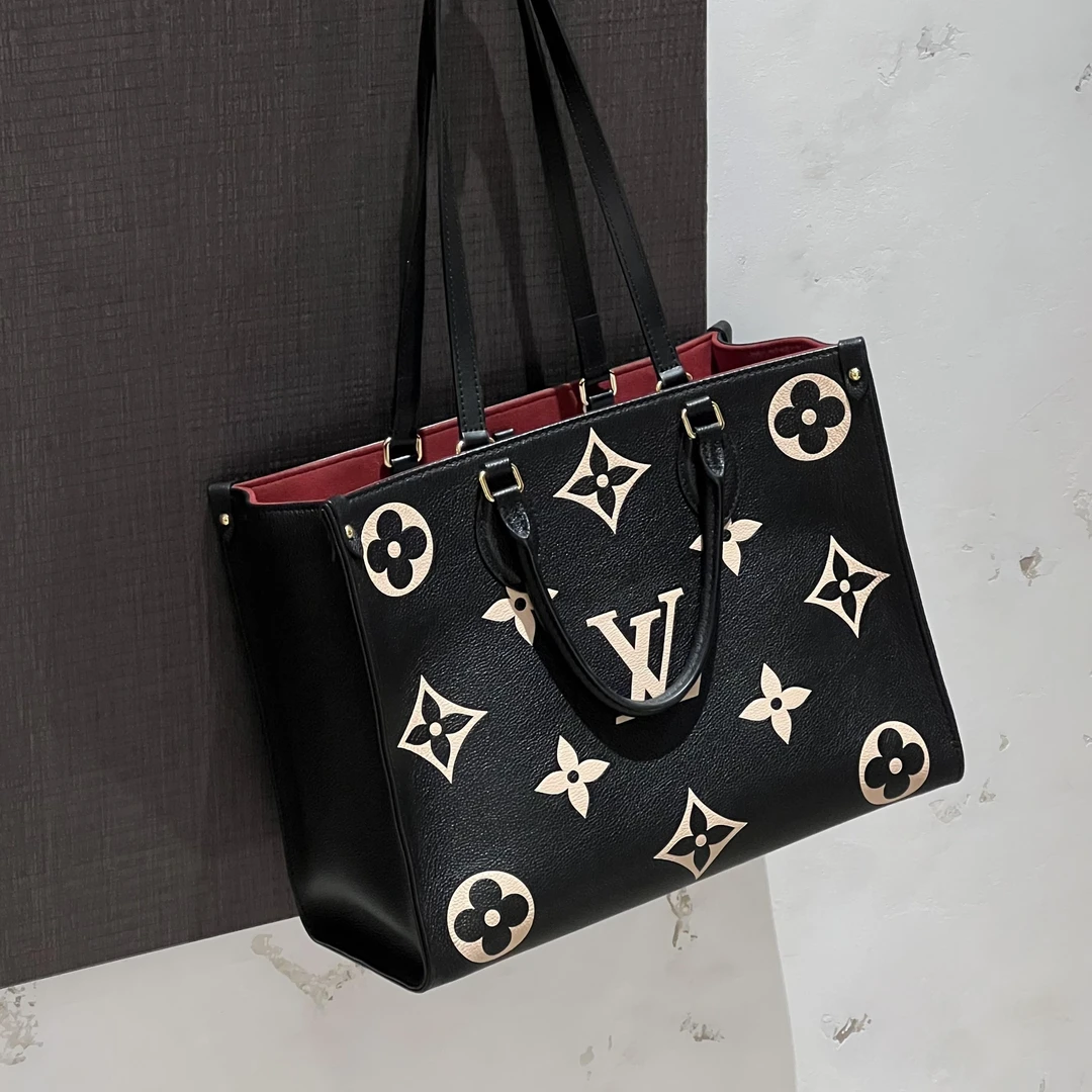 99新 LouisVuitton/路易威登 5049 黑花on the go中号单肩手提包