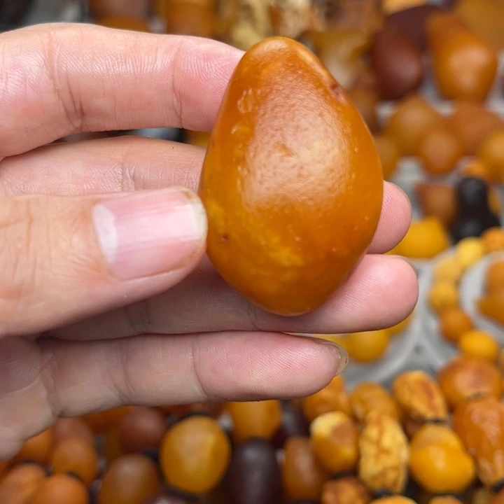 琥珀未镶嵌裸石天然蜜蜡吊坠