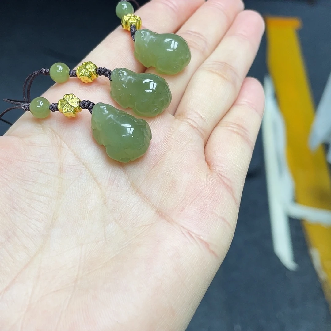 和田玉未镶嵌手镯拍一发一