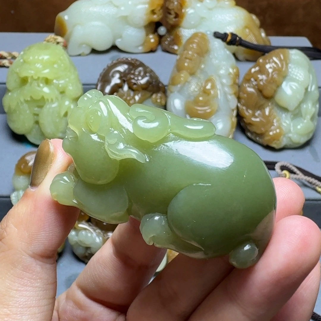 颈饰未镶嵌和田玉