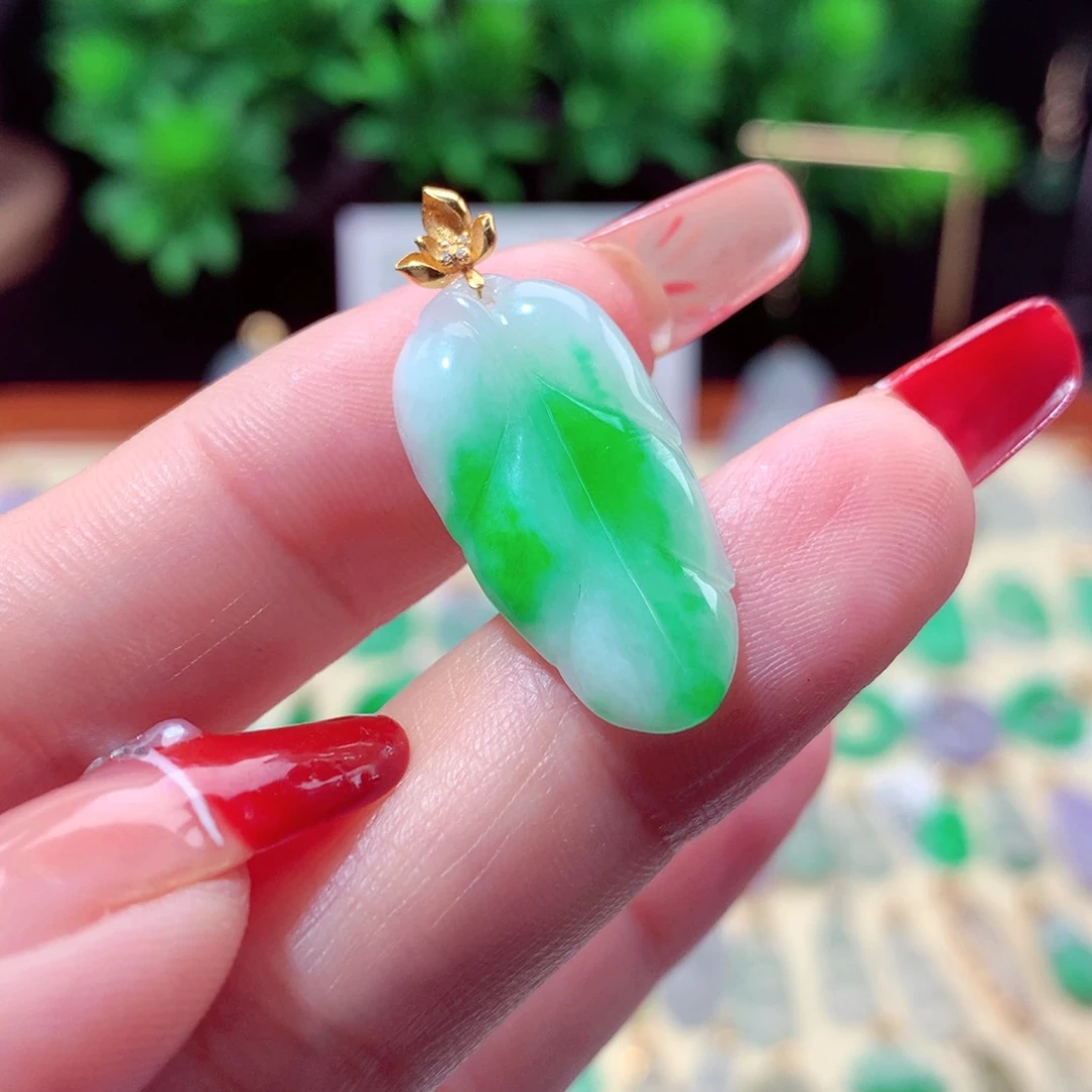 翡翠吊坠(不含链)18K金镶嵌