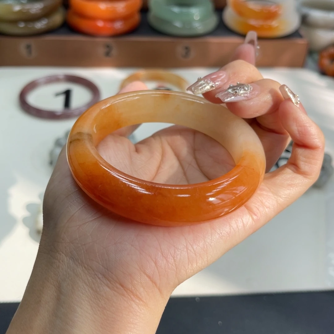 石英岩玉未镶嵌珠宝奇石