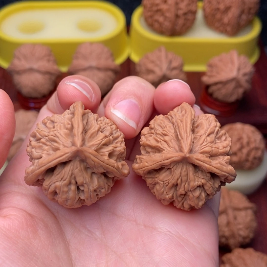 把件文玩核桃35精品老树红皮 牡丹花三棱