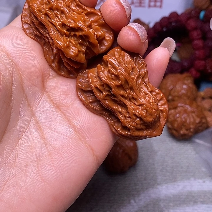 大***鹏吊坠文玩核桃