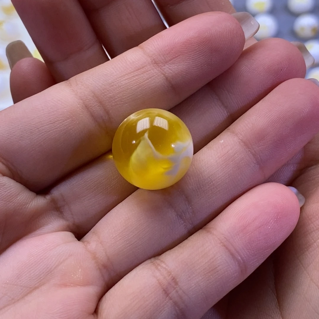 缪***e琥珀未镶嵌珠宝奇石