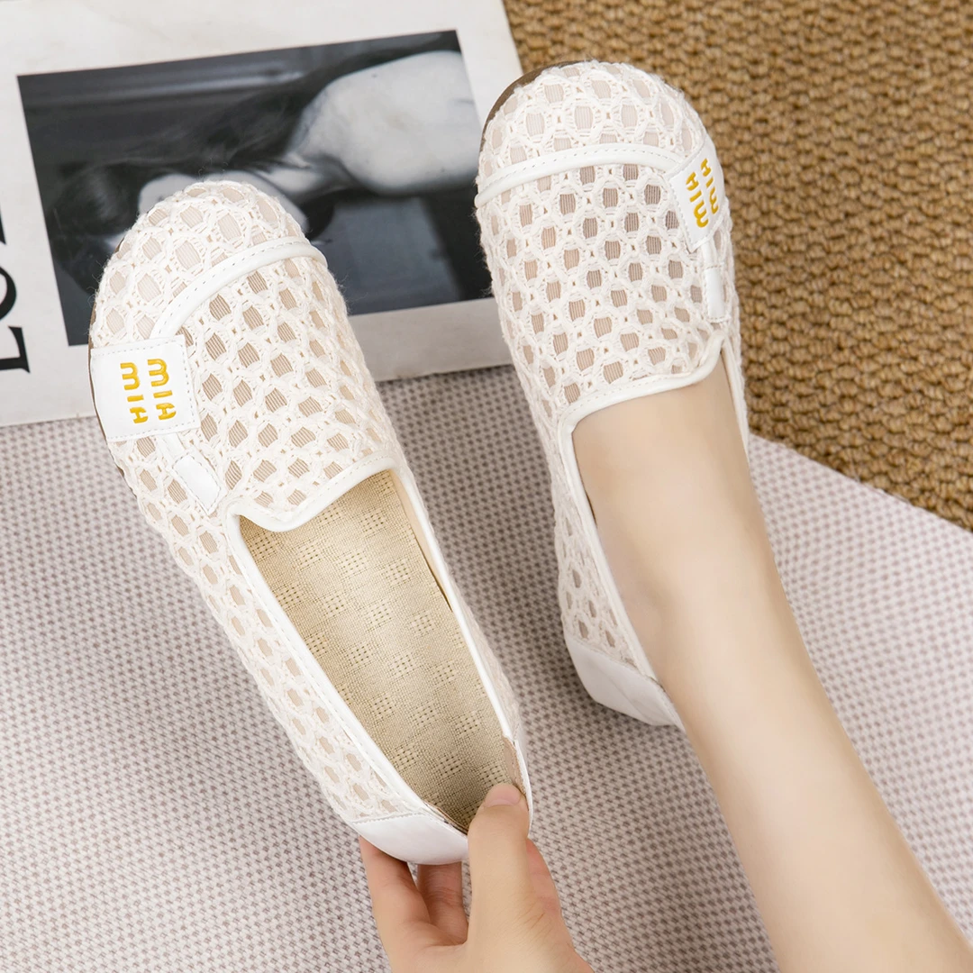 【UMI】夏季新款网面舒适洞洞鞋女一脚蹬透气软底软面休闲妈妈鞋