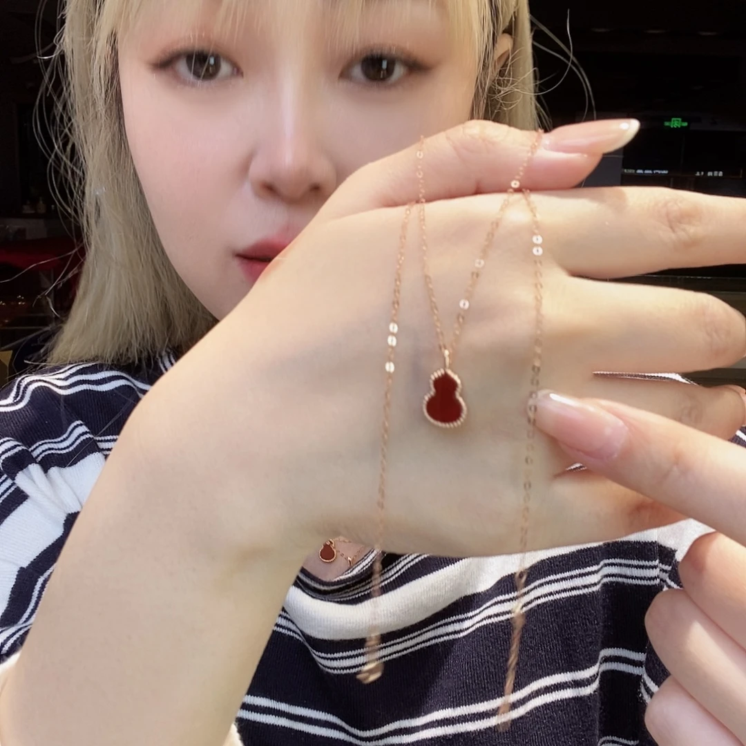 玛瑙/玉髓18K金镶嵌项链葫芦k枚