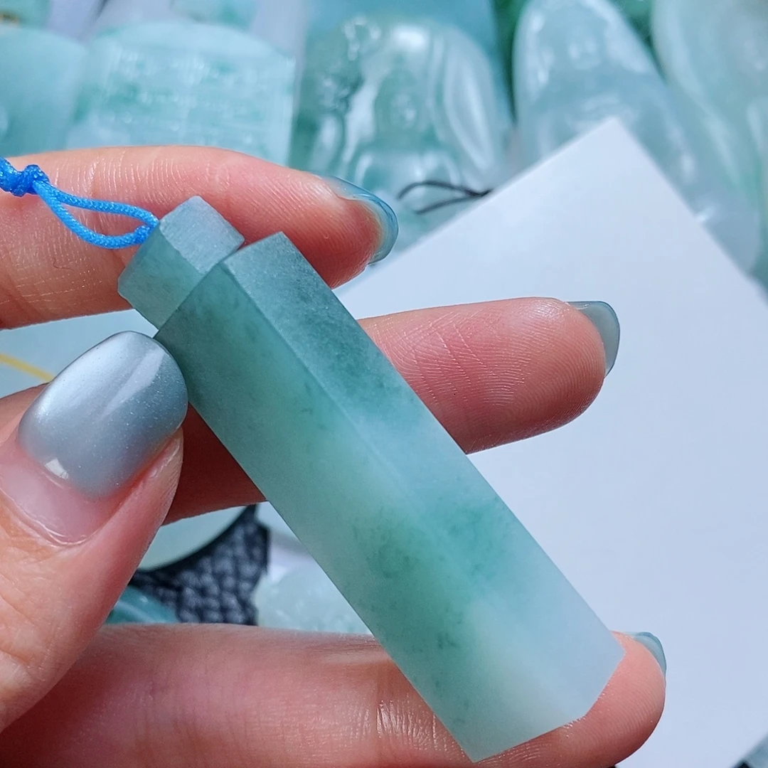 定制翡翠未镶嵌毛货付款后确认抛光