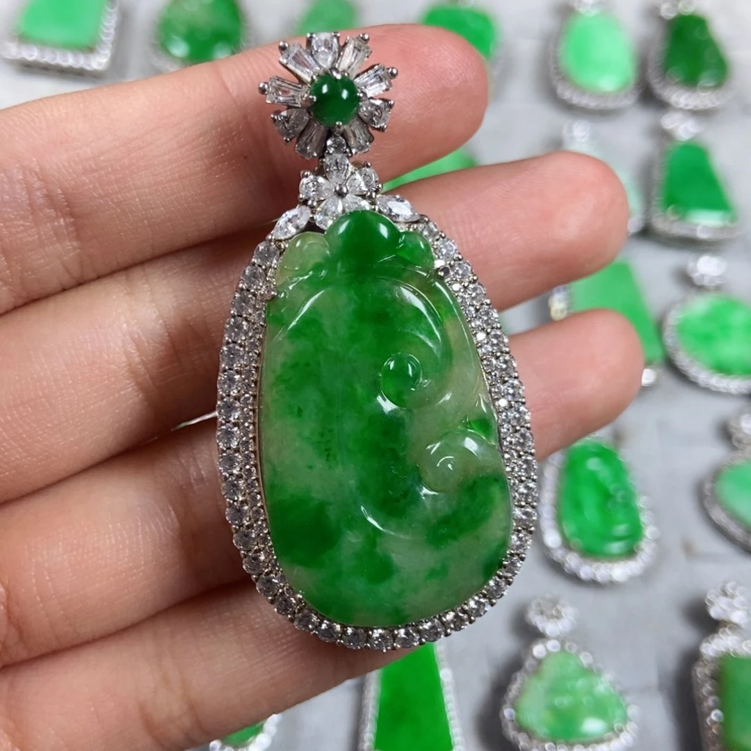 颈饰未镶嵌翡翠如意