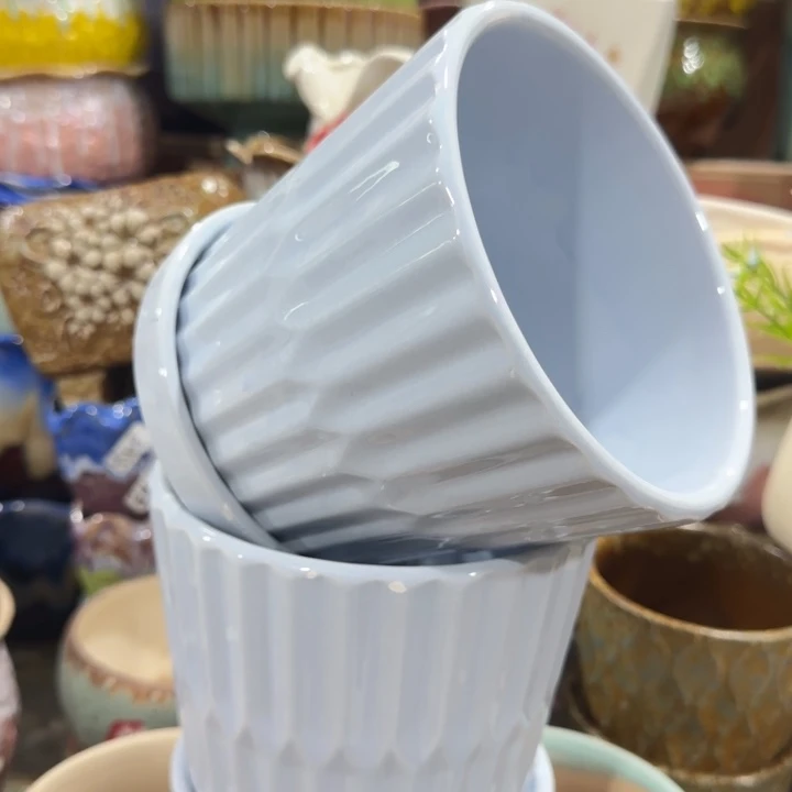 凑9块包邮，有孔，不清楚问客服