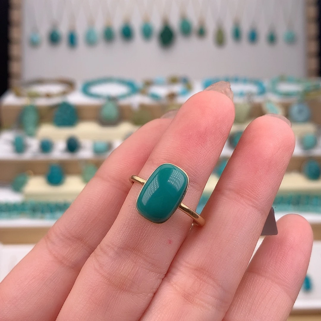 绿松石18K金镶嵌戒指
