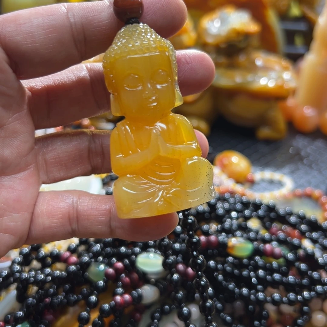 石英质玉未镶嵌颈饰