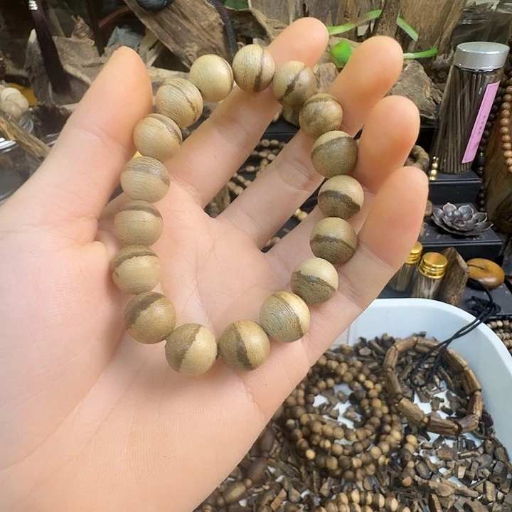 沉香沉香碎屑达拉干沉香1.2大7克➕沉香碎屑多样性