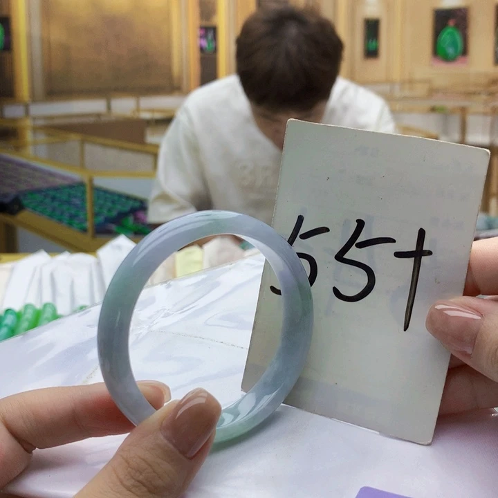 翡翠未镶嵌手镯0099……