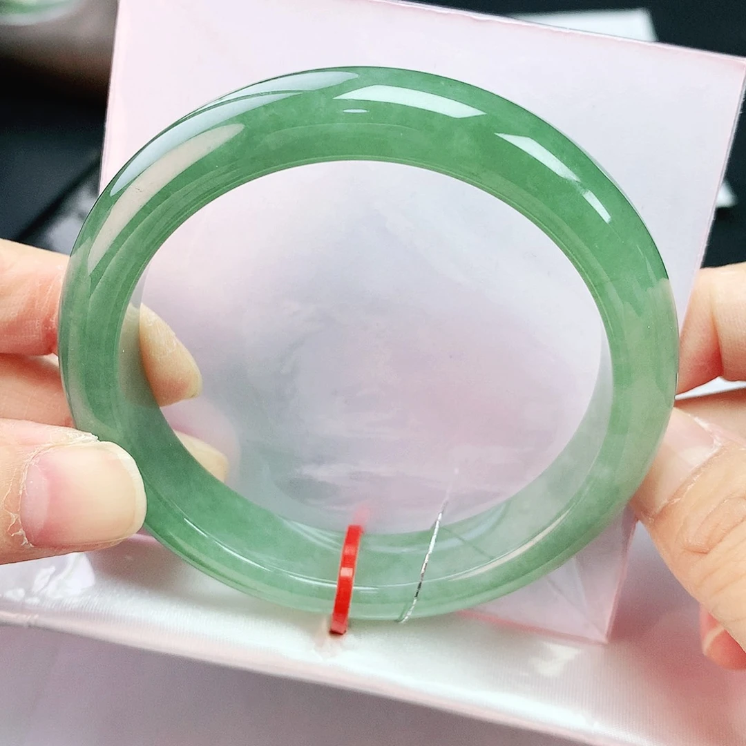 翡翠手镯未镶嵌58圈