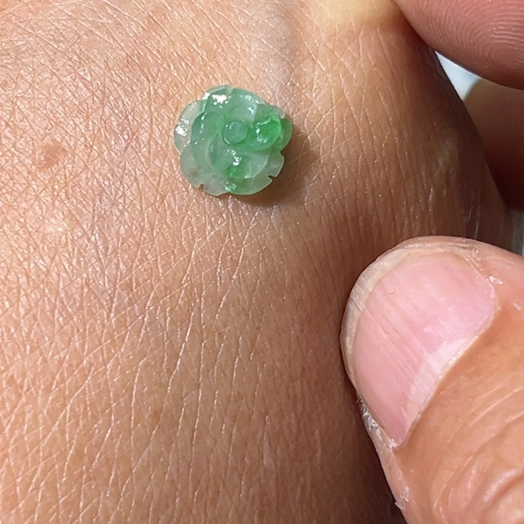 定制翡翠未镶嵌莲花