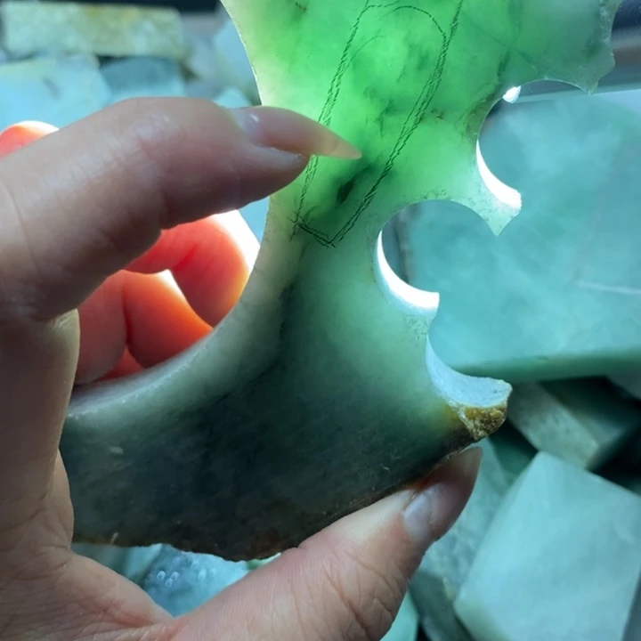 翡翠未镶嵌颈饰翡翠