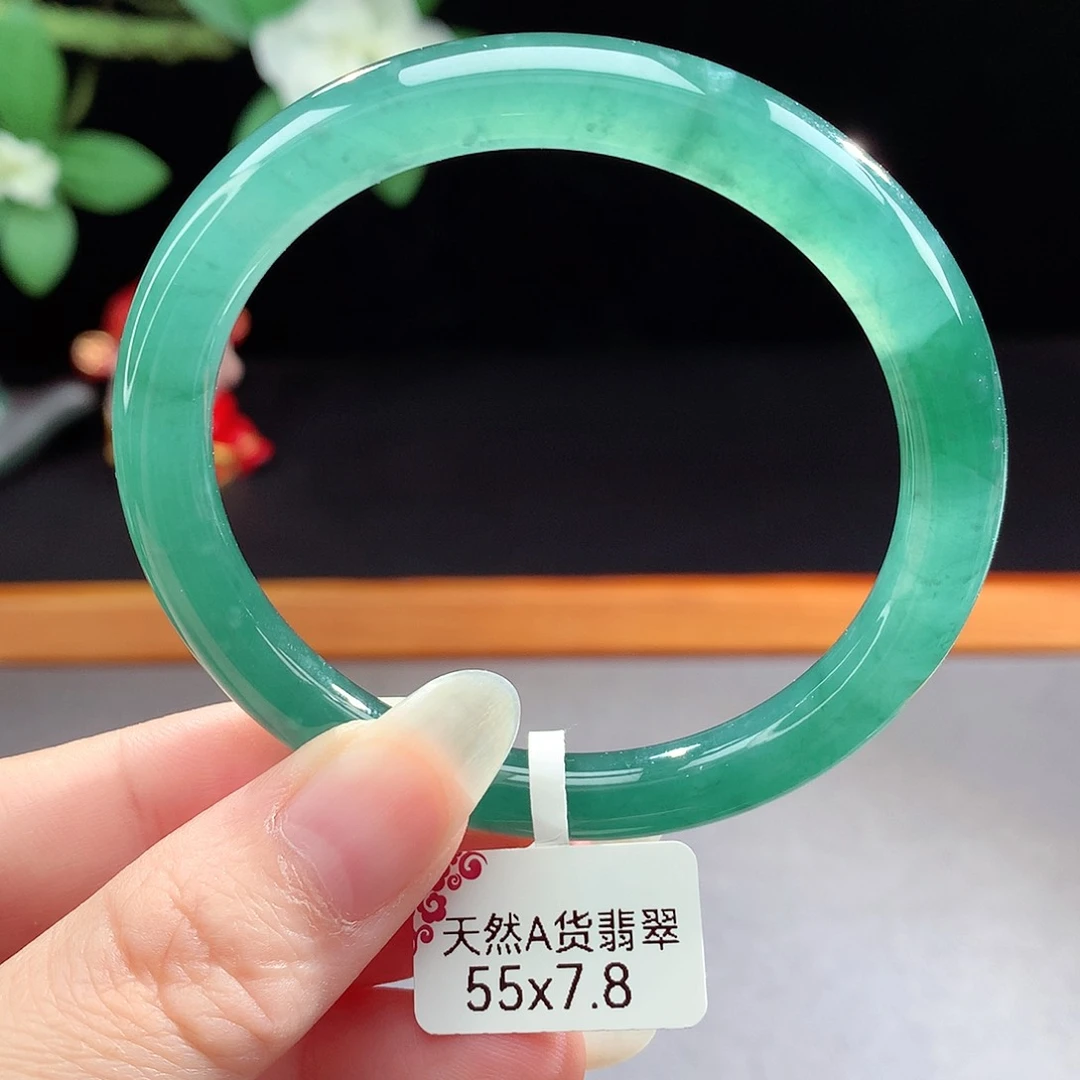 未镶嵌手镯（圆镯）翡翠