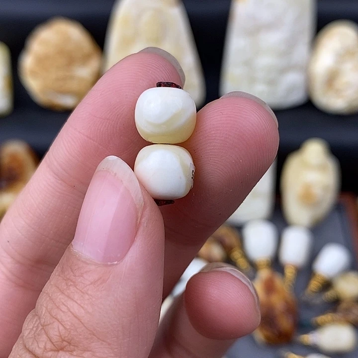 琥珀未镶嵌裸石9瓷白对珠c935