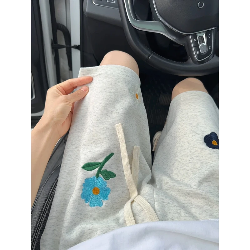 白花灰小花刺绣短裤男夏美式cleanfit宽松运动裤子潮牌情侣五分裤
