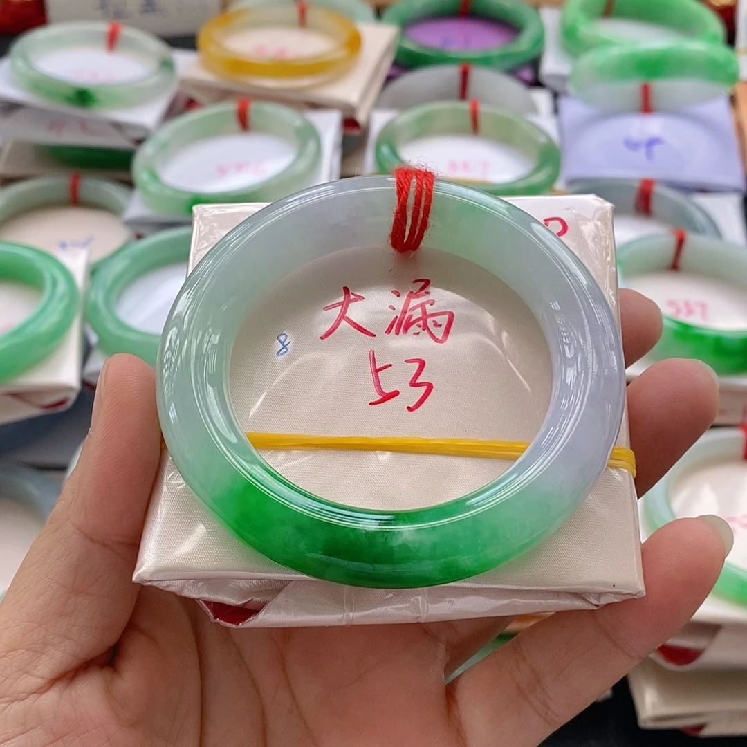 乔***乔翡翠手镯未镶嵌手镯分