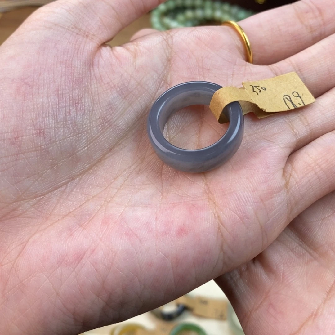 R***u和田玉未镶嵌颈饰