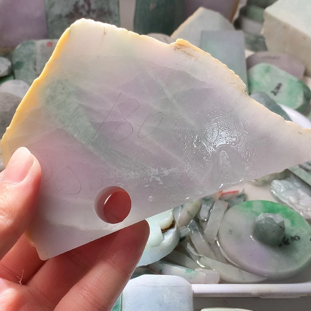 翡翠裸石听**卿翡翠原石片料