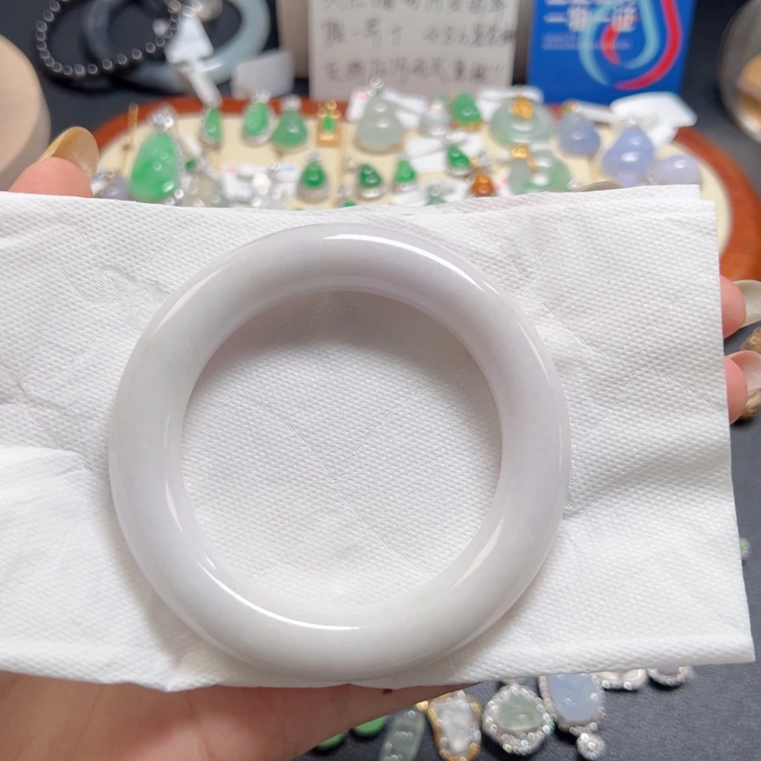 翡翠手镯未镶嵌4