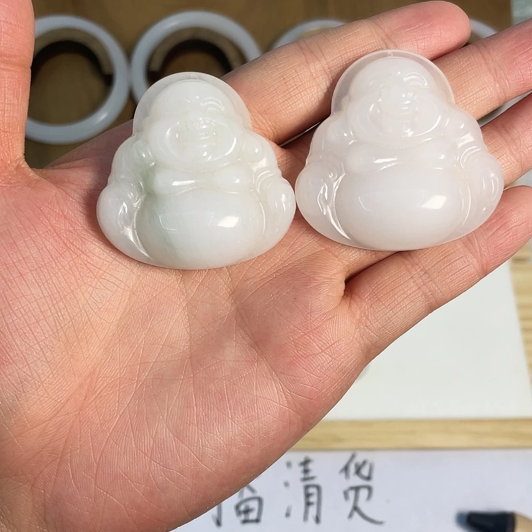 仰***雪石英质玉未镶嵌颈饰