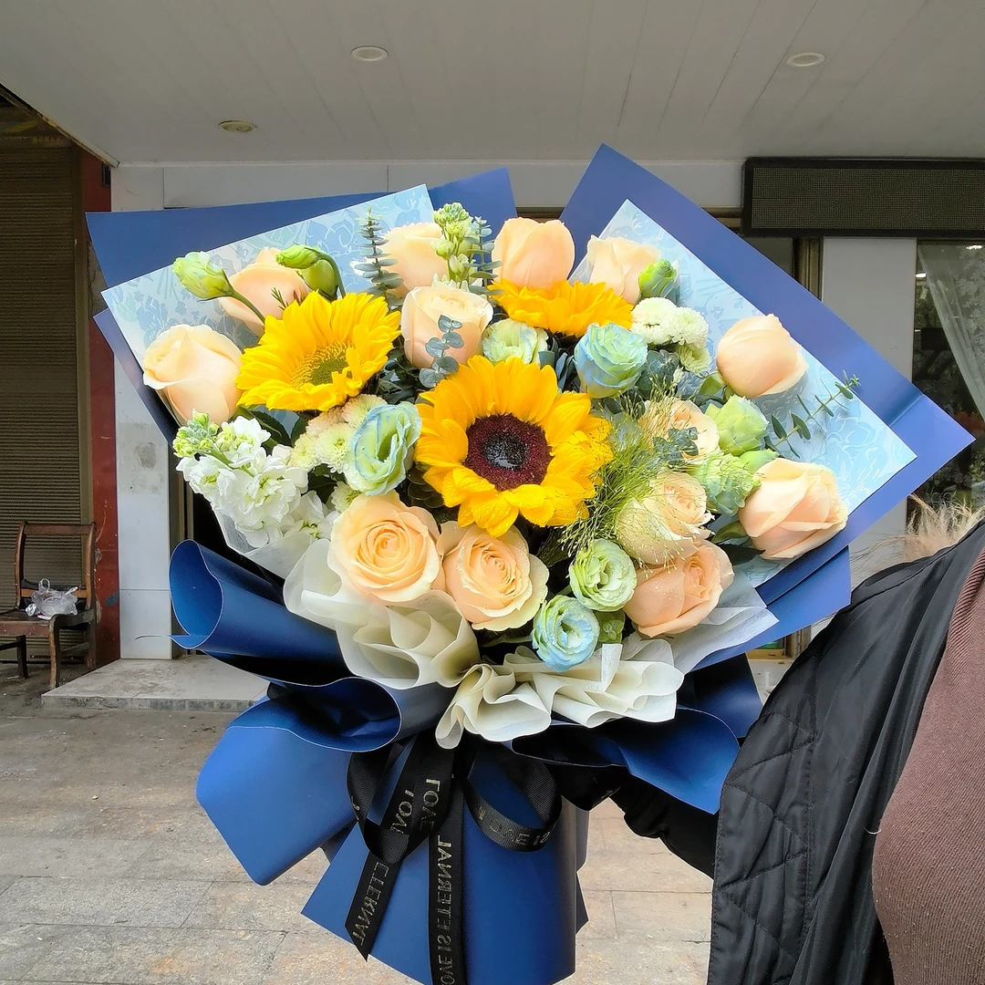 13支香槟玫瑰向日葵花束生日花束男士花束成人礼花束