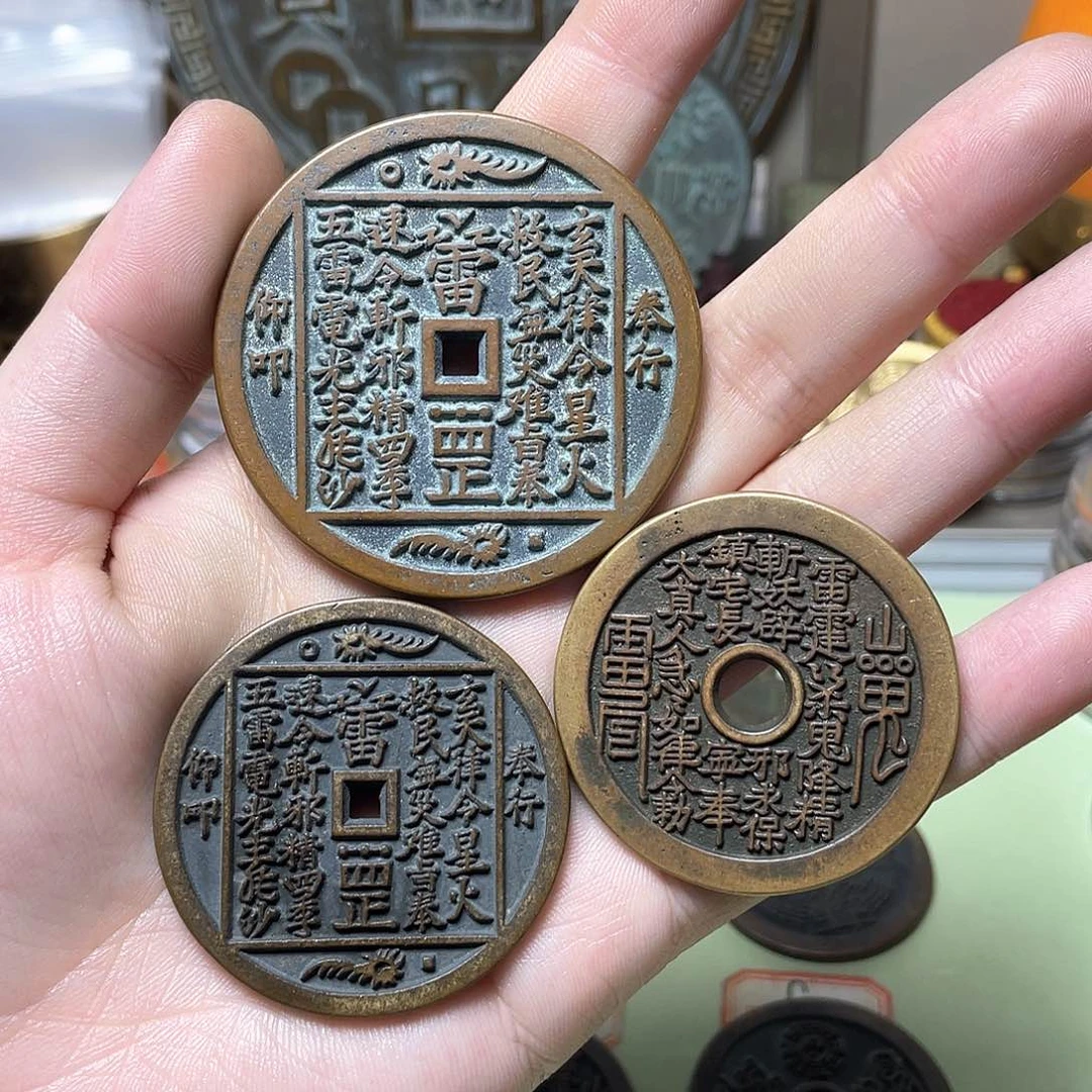 铜旭****爸一物一拍 现场下单