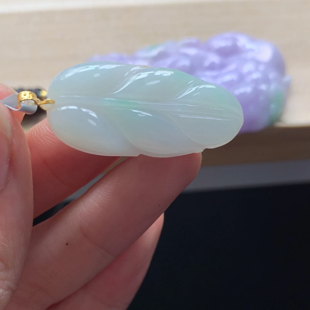 颈饰未镶嵌翡翠吊坠