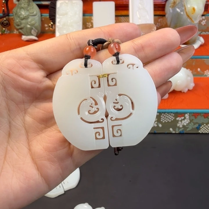 石***头和田玉未镶嵌颈饰