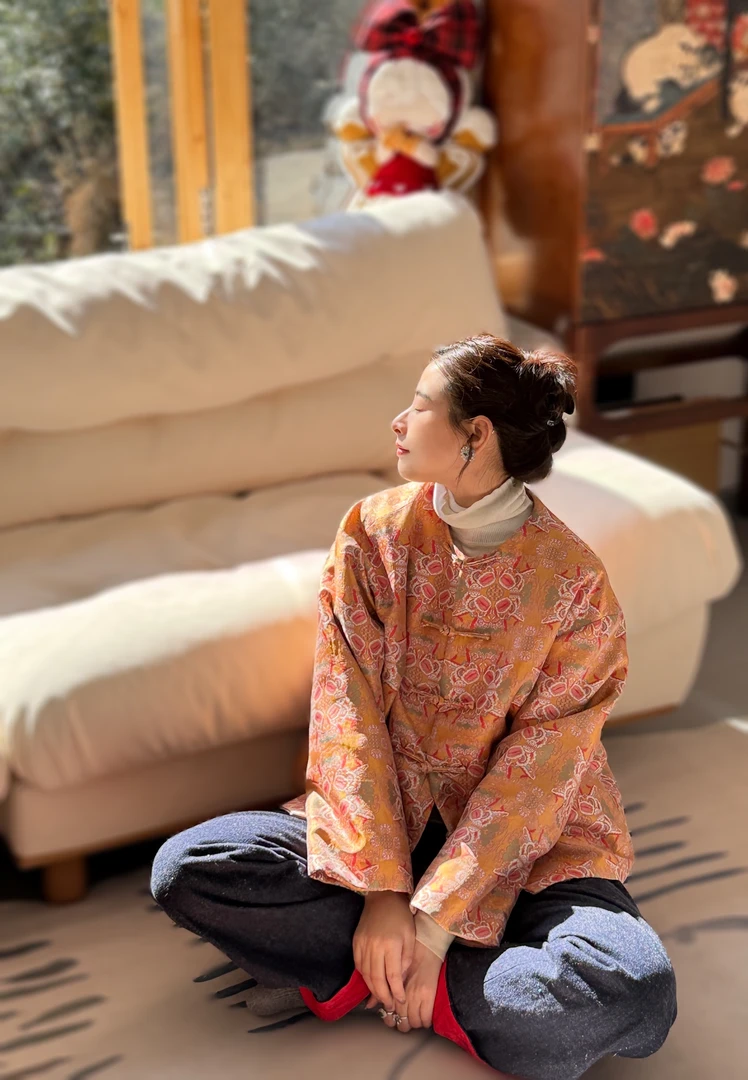 山岚色彩 | 中式唐装 狮子滚绣球
